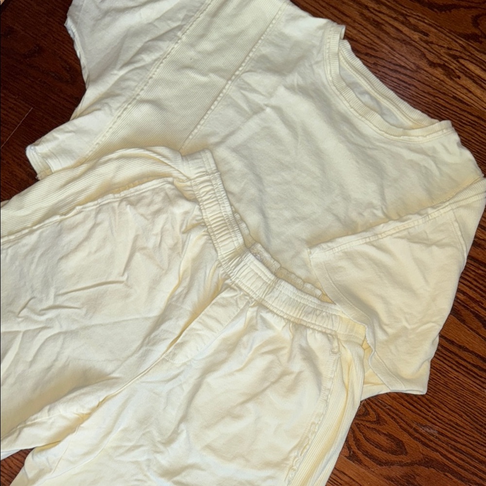 Aerie Cream Women Shorts